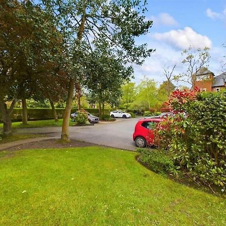Upmarket Apartment In Ormskirk Eksteriør bilde