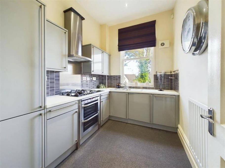 Upmarket Apartment In Ormskirk Eksteriør bilde